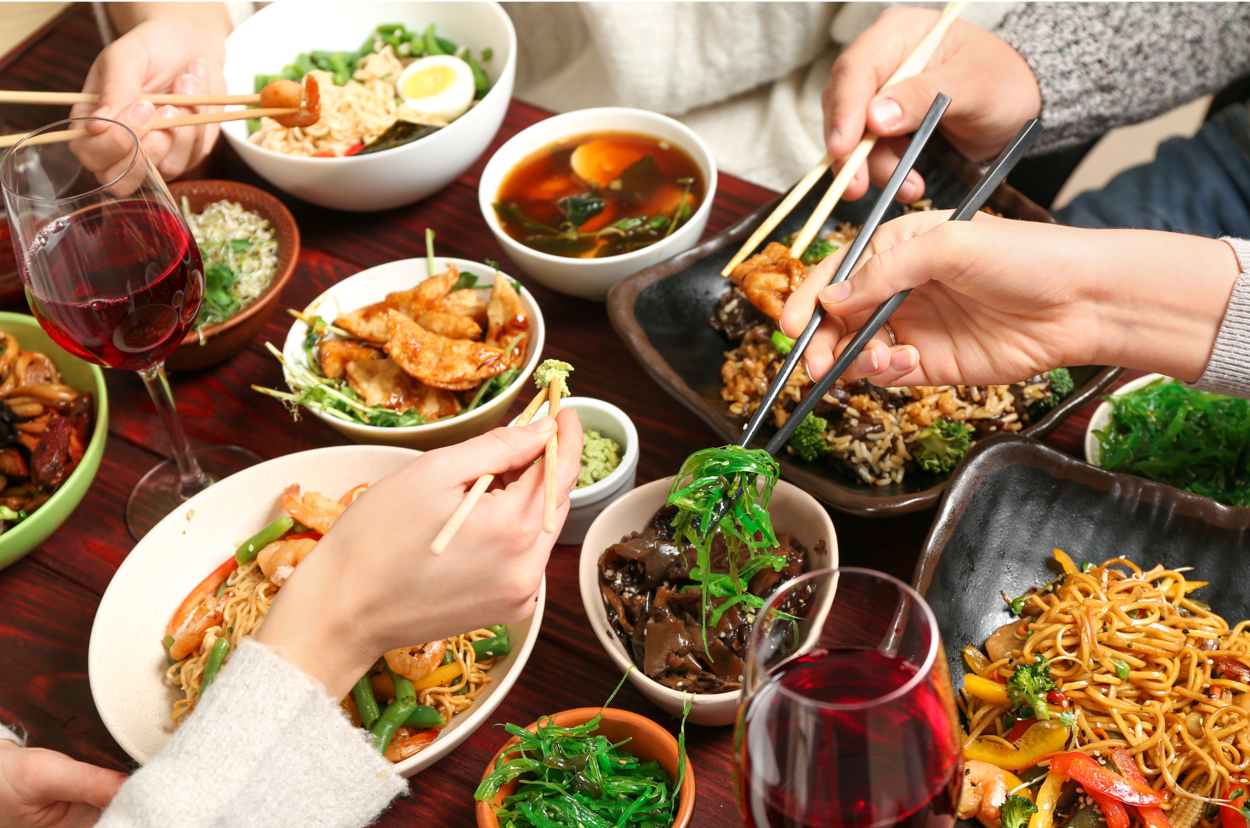 Pałeczki do jedzenia – Japonia, Chiny, Korea. Czym się różnią i jak ich używać?